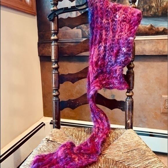 ✨💖 Hand Knit 🧶 Ombré Fuzzy Hood w Attached Scarf ✨ - Picture 2 of 10